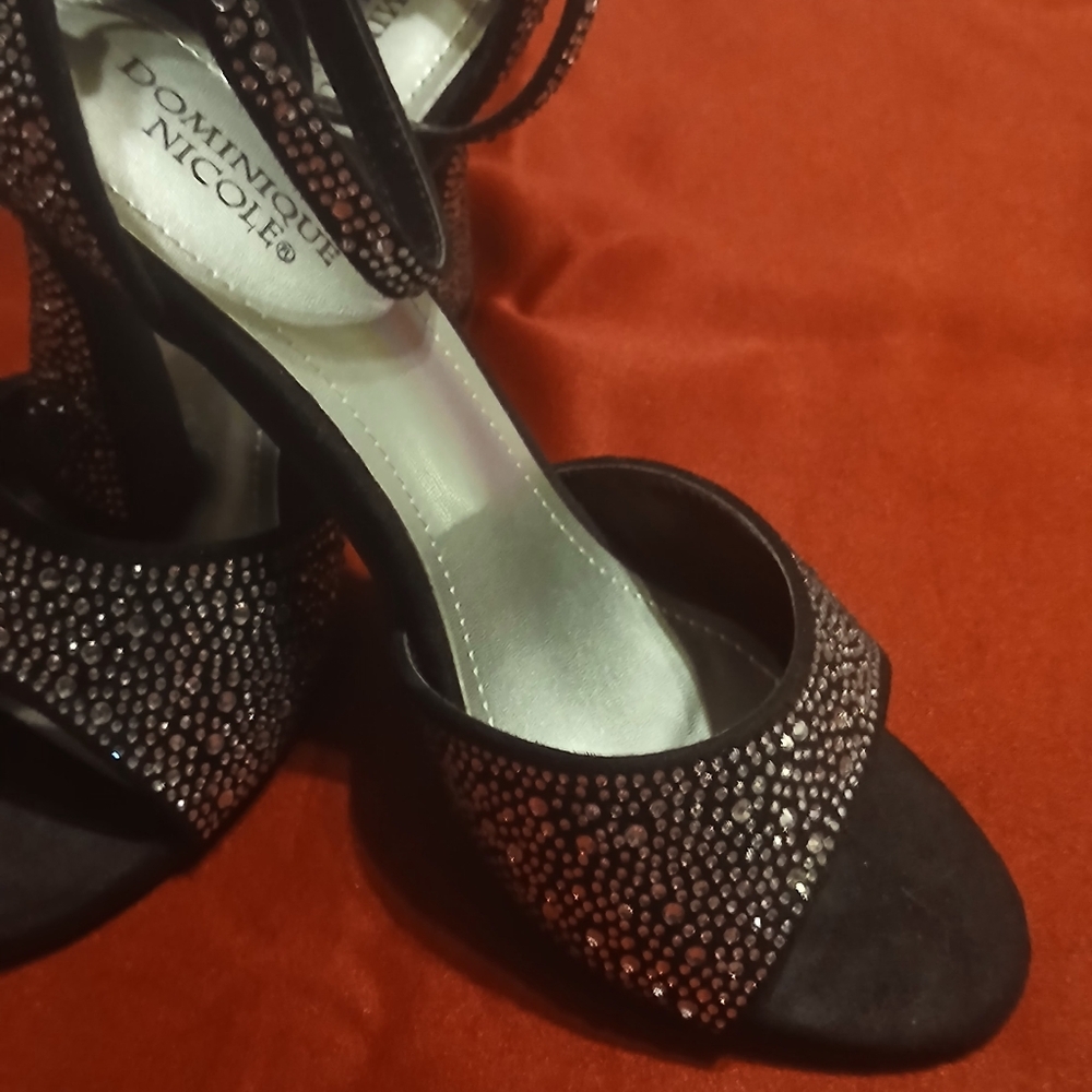 Elegant Black Heels with SleekSequin Design.. Like New Condition!